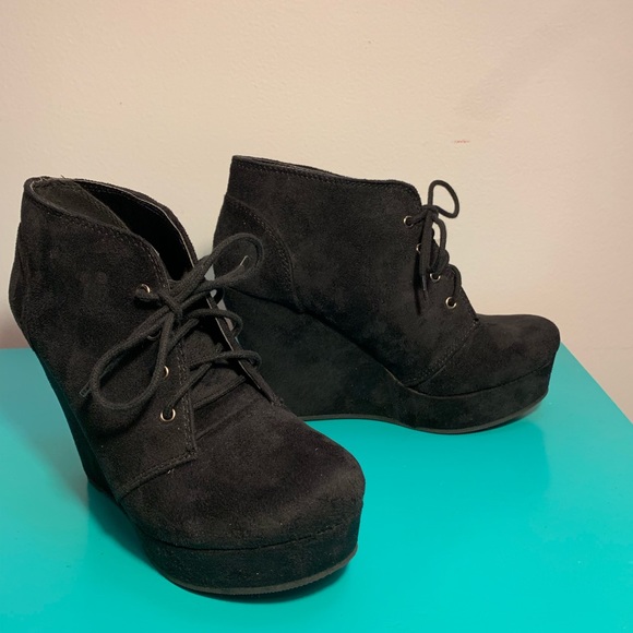 Soda Black Laceup Platform Wedge Size 7 - Picture 6 of 7